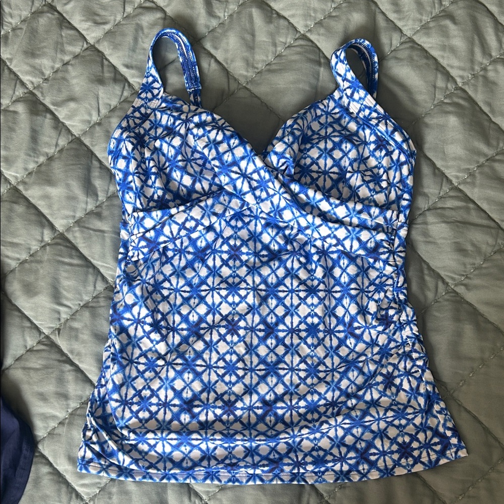 Lands' End Blue Geometric Women's Swim Top